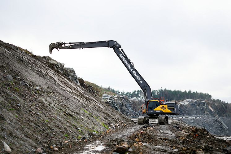 Volvo EC380E High & Wide med BECO långgrävningsaggregat