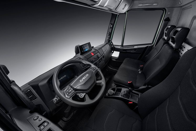 Iveco Eurocargo MY24-interior-1