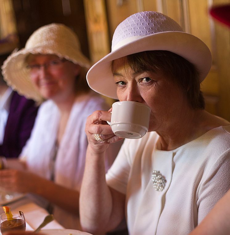 Afternoon tea avnjuts på slottet foto Thomas Carlén