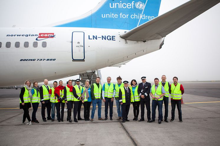 Norwegian and UNICEF crew before take off to Jordania