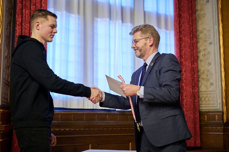 Vvs-energispecialist Lucas Barkow og overborgmester Frank Jensen