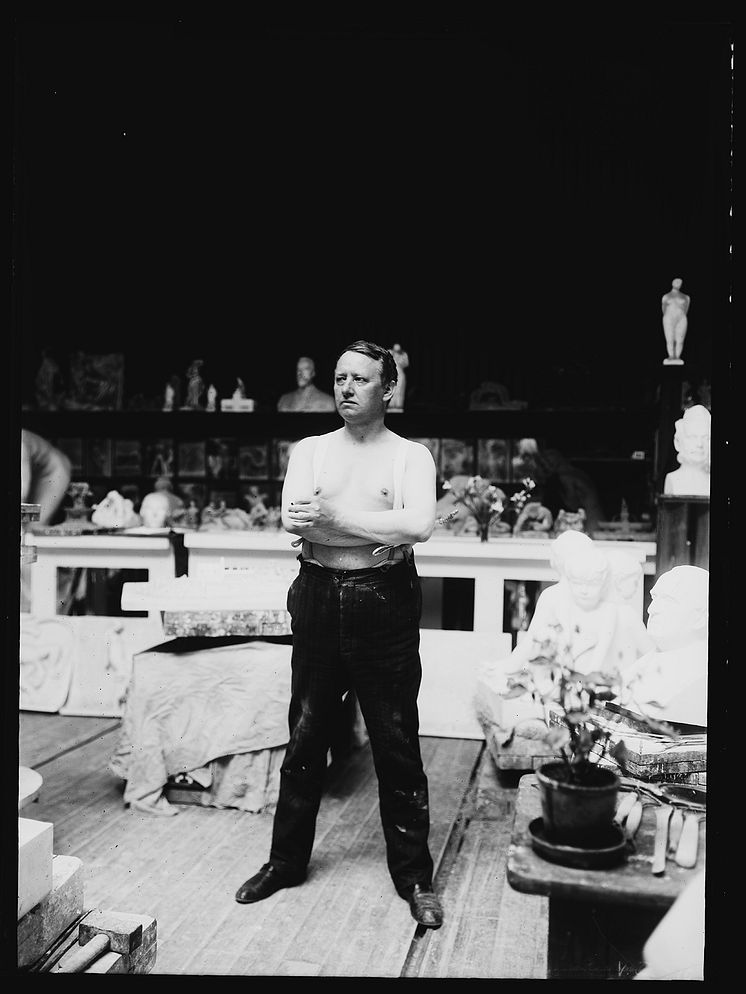 Gustav Vigeland (i atelieret) / Vigelandjubileet (hovedpersonen)