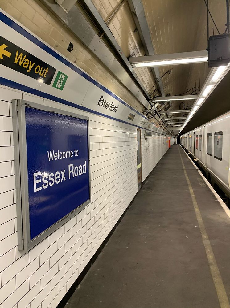 Essex Road station's new tiles and lighting