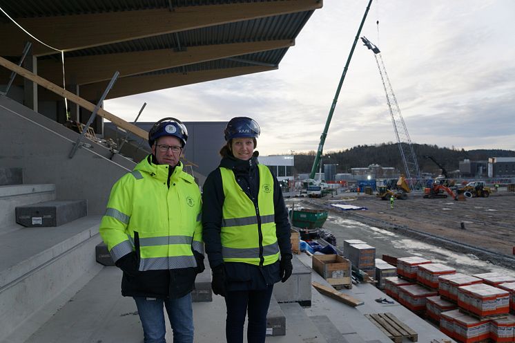 Anders Emilsson och Cecilia Wahlskog på östra läktaren