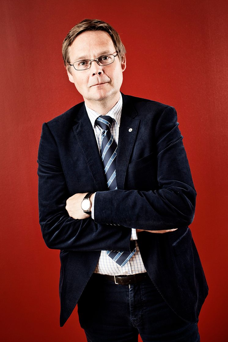 Rektor Luleå tekniska universitet, (stående/röd bakgrund)
