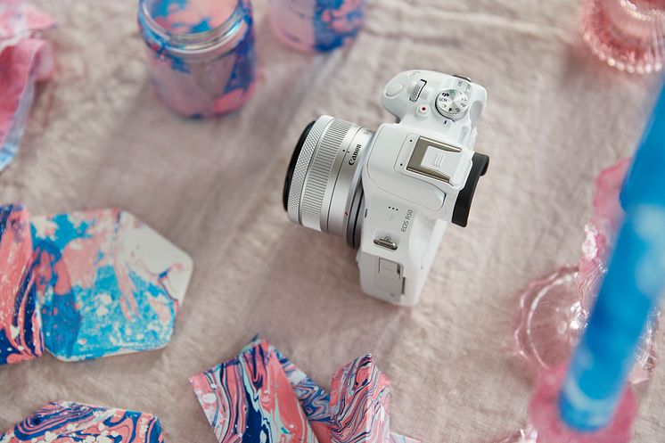 Canon EOS R50-ambient-high-angle-white-camera-marbling-setup