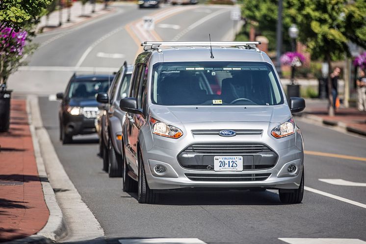TZ_Ford a Virginia Tech vyvíjejí signály které umožní autonomním vozům komunikovat s lidmi