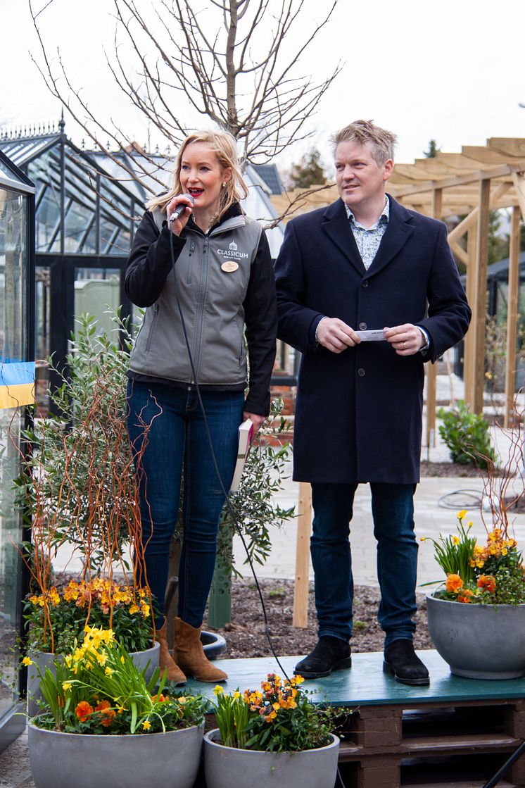 Anna och Daniel Bertland från väletablerade Classicum Växthus AB håller öppningstal