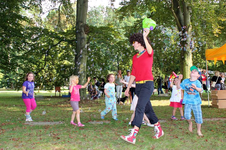 Tag der offenen Tür im Kinderhospiz: Bärenherz-Sommerfest lockt 1.000 Besucher in den Kees’schen Park