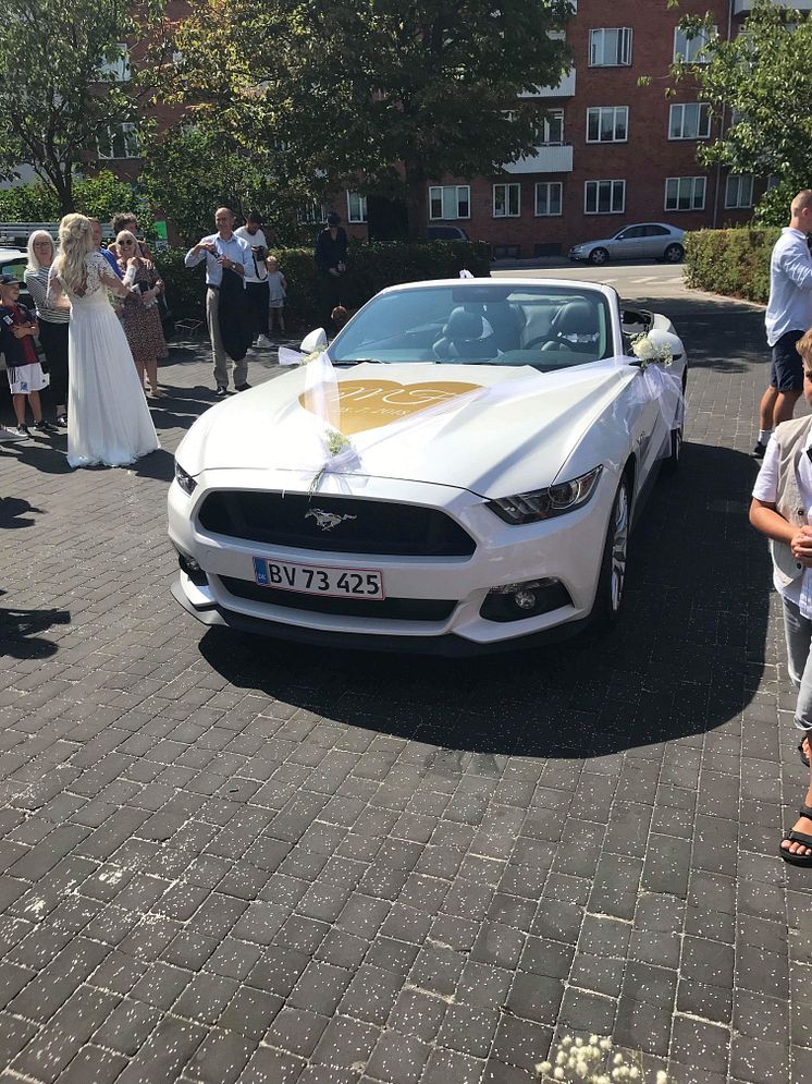 Mustang-bryllup