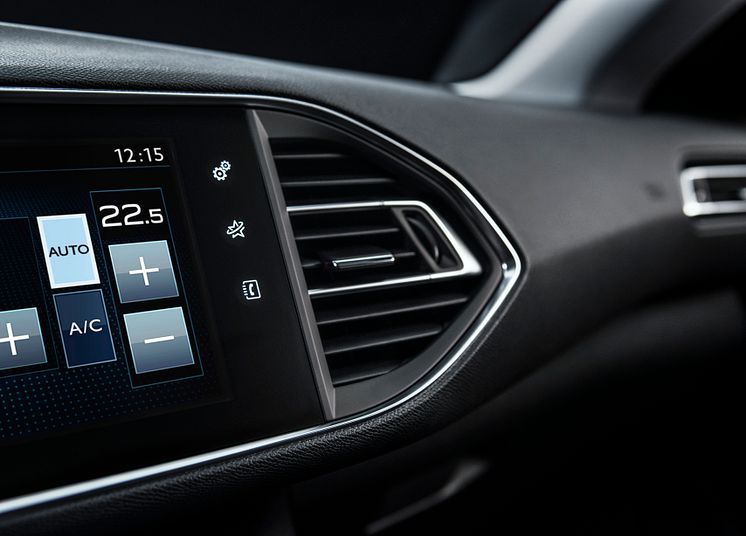 Multifunktions-touch screen i nya Peugeot 308