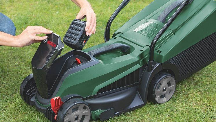 o359171v12 hbcitymower030_3200x1800px