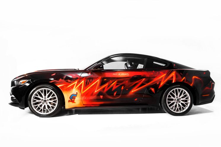 Ford Mustang genopstår som graffitikunst