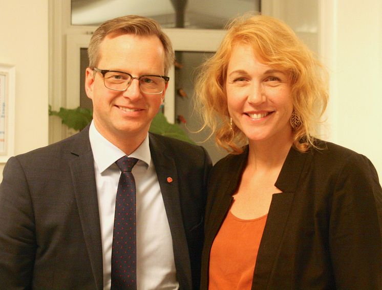 Näringsminister Mikael Damberg med VD för Coompanion, Kristina Herngren