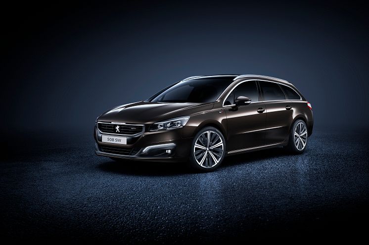Peugeot 508 SportWagon snett fram