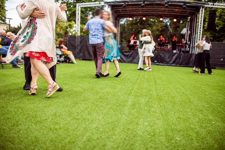 Dans på Parktorget i Folkets Park