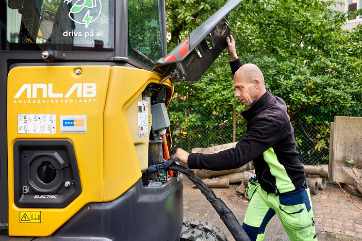 Volvo ECR25 Electric - snabbladdning hos Anlab