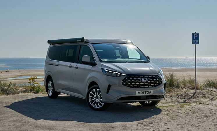 2024FordTransitNuggetLWBTitanium_1_3-4_front.jpg