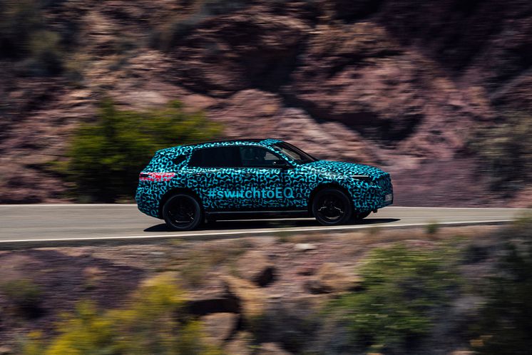 Elbilen Mercedes-Benz EQC under förserietester i Spanien.