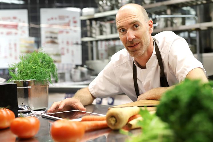 Johan Lilja är kökschef för West Coast, restaurangen som är först ut att testa CarbonAte på Svenska Mässan och Gothia Towers.