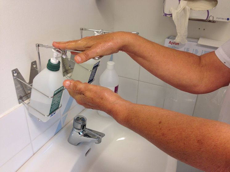 Tvätta och sprita händer