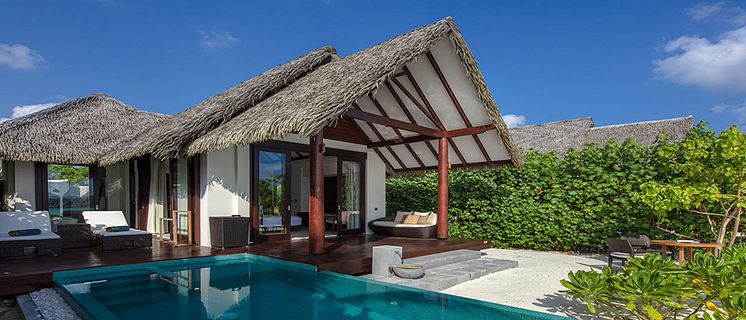 Maldiverna-heritance-pool-beach-villa-utomhus