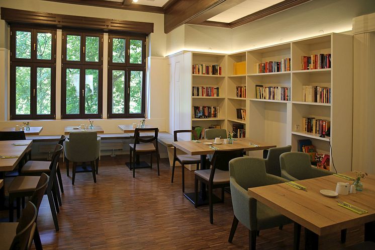 Integrationshotel Philippus - Frühstücksraum und Bibliothek