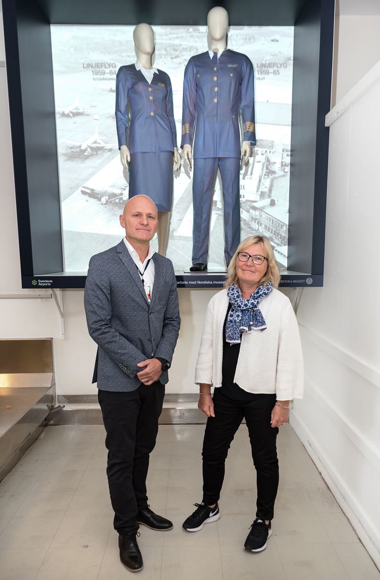 Peder Grunditz, flygplatsdirektör på Bromma Stockholm Airport och Marianne Larsson, intendent och forskare på Nordiska museet.