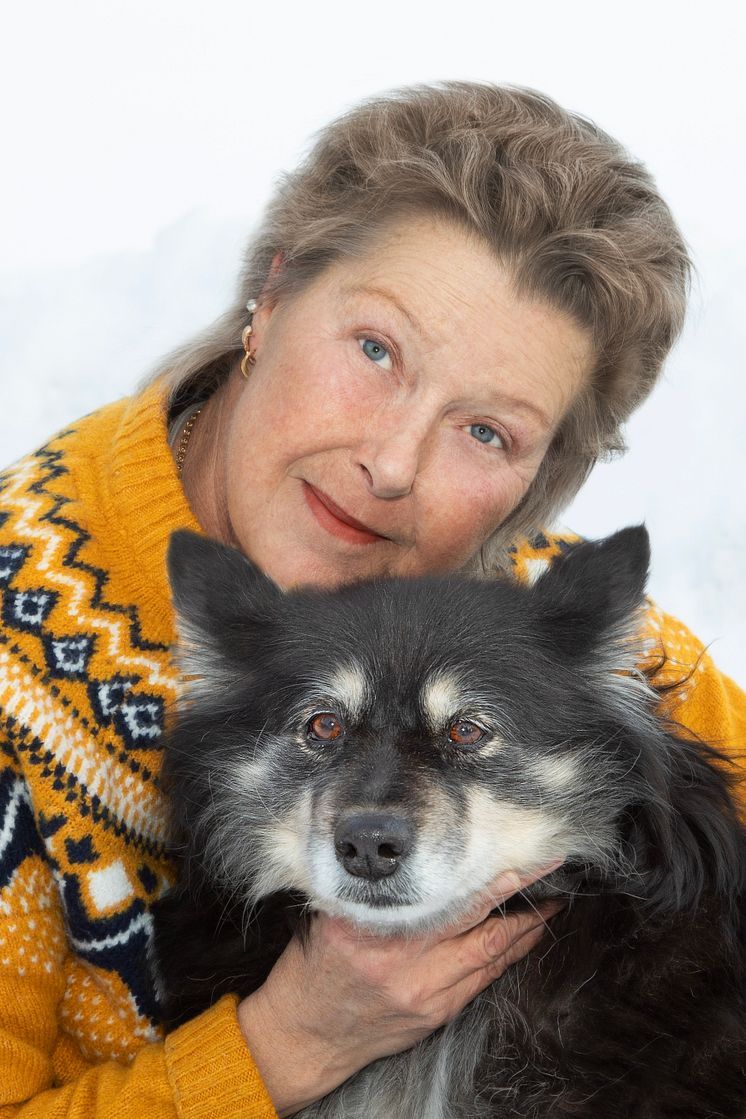 Anne-Christina Ström och finska lapphundstiken Saiva. Foto Yvonne Ekholm.