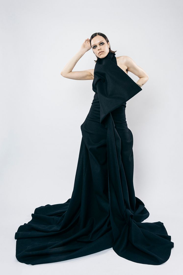 Adam Swärd – Couture Black