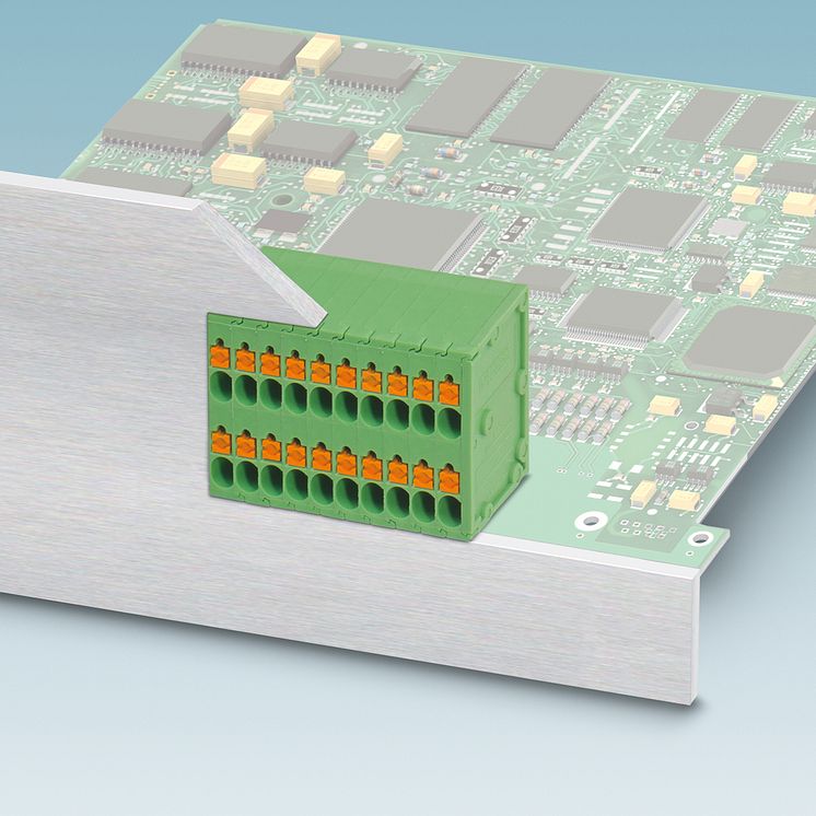 Double-row PCB terminal block with high connection density