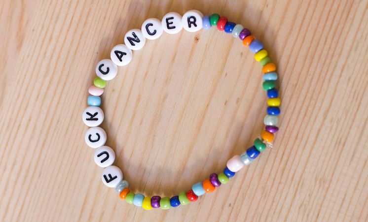 Pärla Fuck-Cancer armband på SHOP Nordic 