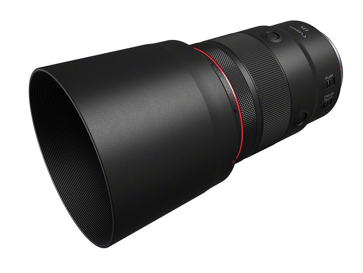 Canon RF 135mm F1.8L IS USM_Front_Slant_with_hood
