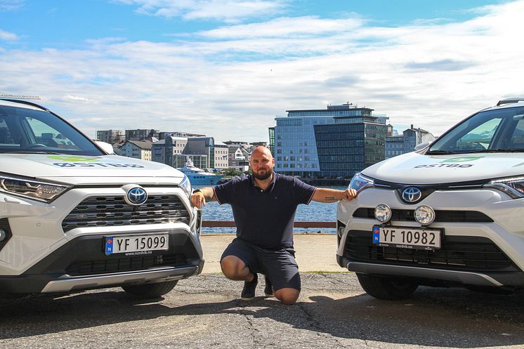 Første kunde i Bodø fikk levert nyheten RAV4 AWD