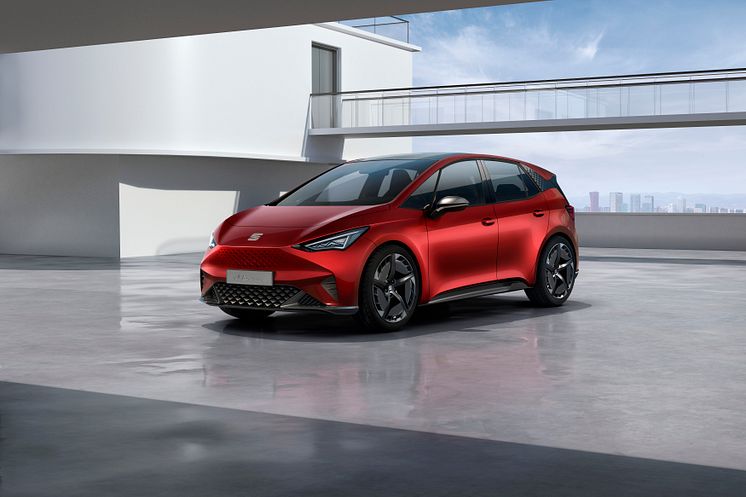 SEAT-el-Born-plugged-into-electric-mobility_01_HQ