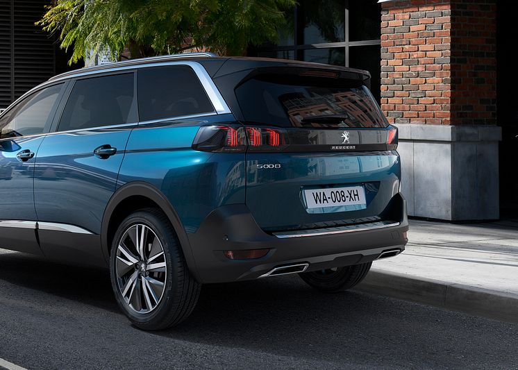 PEUGEOT_5008_2009STYP_052