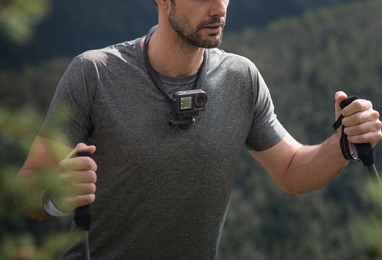 Osmo Action 5 Pro_Hiking_Hanging Neck Mount.jpg