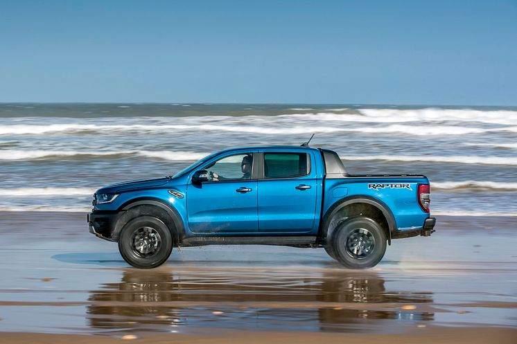 Raptor_Performance_Blue_057