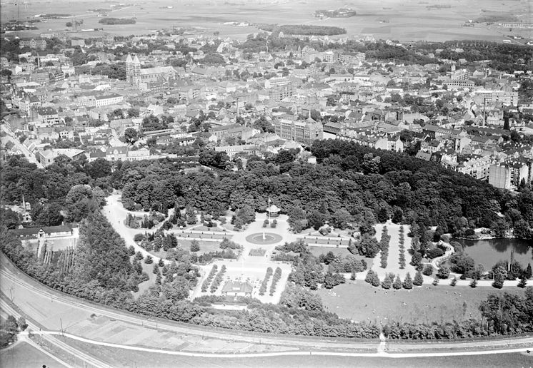 Stadsparken hundra år - flygfoto från 1932