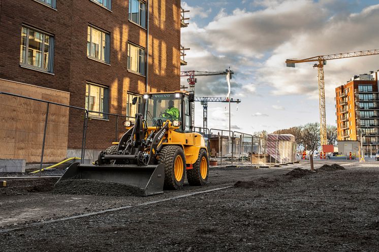 Volvos planeringsskopa på en L35G kompakthjullastare