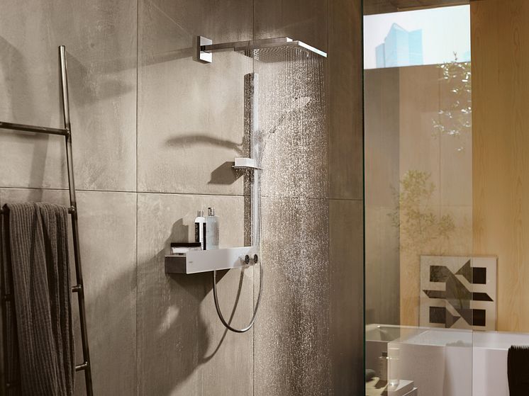 hansgrohe Unica E duschset och Raindance E huvuddusch i miljö