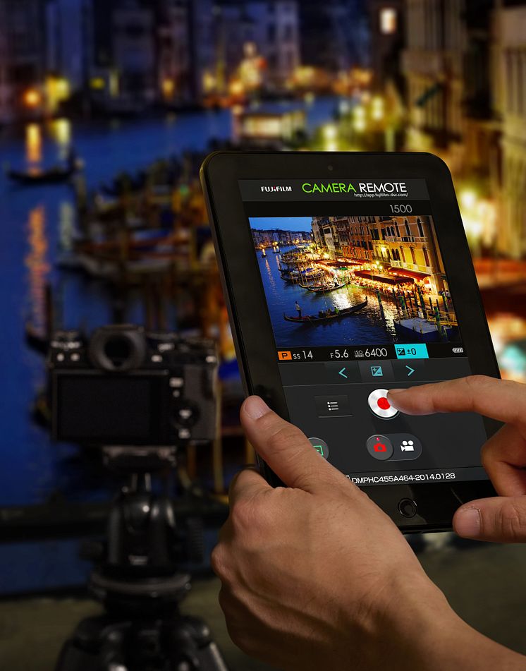 FUJIFILM X-T1 and FUJIFILM camera remote app