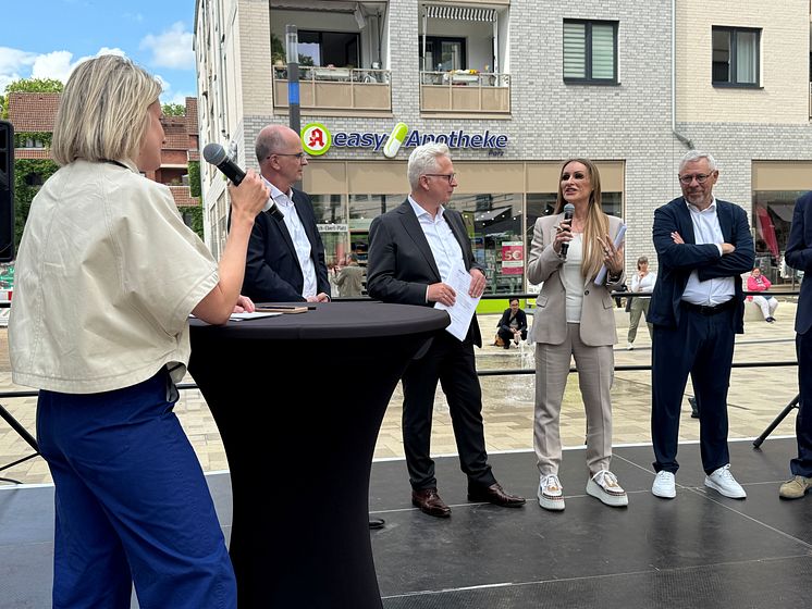 20250606_Eröffnung Neue Mitte Porz_Gespräch.jpg