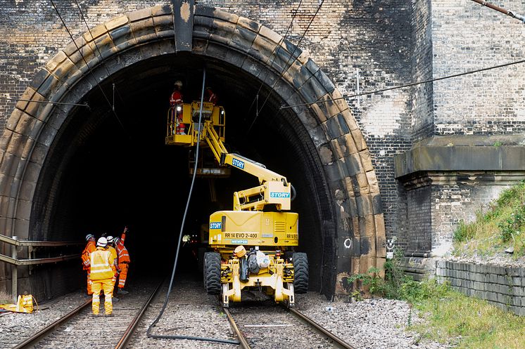 Engineers work between Welwyn and Hitchin to deliver ECDP, Network Rail (2)