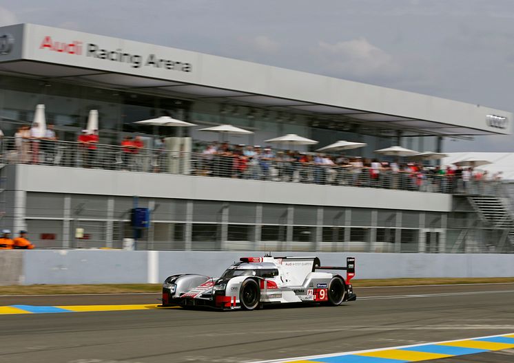 Audi R18 e-tron quattro #9 på en af søndagens omgange