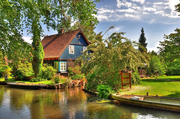 Brandenburg_Spreewald_Bauernhaus_an_der_Spree_im_Freilandmuseum_Lehde