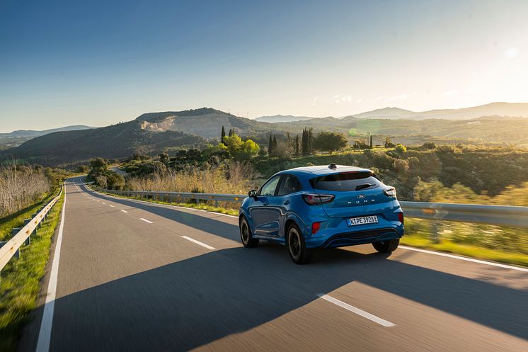 2025 Elektrisk SUV Puma Digital Aqua Blue (5).jpg