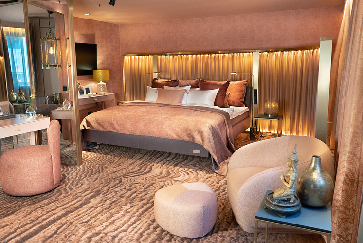 Bedroom_TheRoyalSuite.png