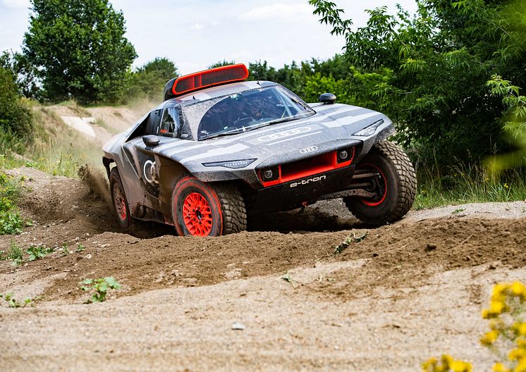 Audi RS Q e-tron (Dakar Rally)