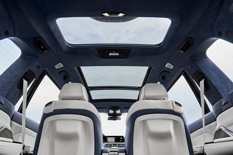 BMW X7 - tredelt panoramaglastag